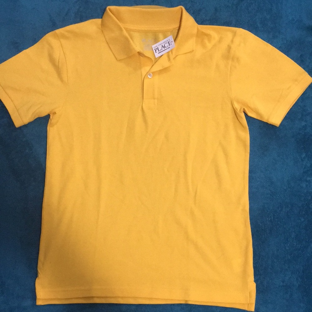 ! NWT !
Yellow Pencil Color Collard Short Sleeve Shirt